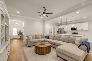 124 Apollo Ave E, Freeport, FL 32439