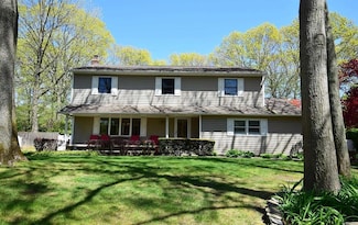 29 Sunhill Rd, Nesconset, NY 11767