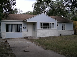 10109 Fairland Dr, Houston, TX 77051