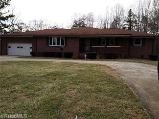 3538 New Walkertown Rd, Winston Salem, NC 27105