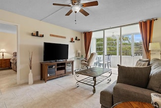 4899 NW 26th Ct Unit 348, Lauderdale Lakes, FL 33313