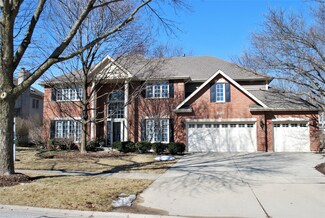 2731 Cheyenne Dr, Naperville, IL 60565