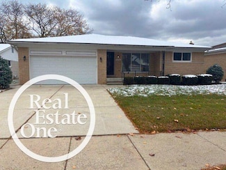 22506 Corteville St, Saint Clair Shores, MI 48081