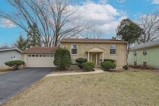 719 Webster St, Algonquin, IL 60102