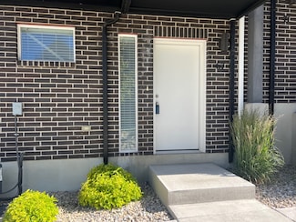 67 E Hamblin Ln, Clearfield, UT 84015