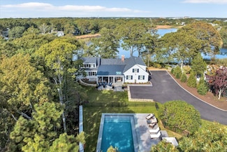 16 Walley Ct, Hyannis, MA 02601