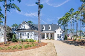 2742 Parkridge Dr, Southport, NC 28461