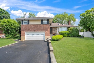 18 Birchwood Park Dr, Syosset, NY 11791