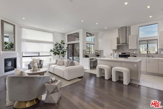 11811 Kiowa Ave Unit PH3, Los Angeles, CA 90049