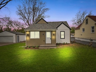 1326 N Poplar Ave, Round Lake Beach, IL 60073
