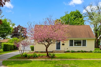 49 Burton Ave, Cary, IL 60013