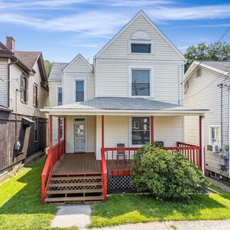 208 S Washington St, Evans City, PA 16033