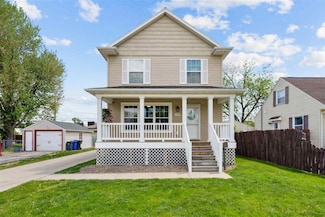 1519 8th St NW, Cedar Rapids, IA 52405