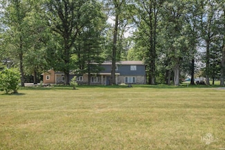 4044 S Younkin Dr, Redkey, IN 47373