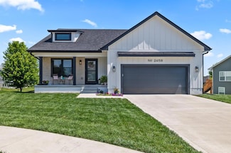 2458 E Highview Dr, Des Moines, IA 50320