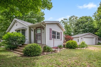 551 W Main St, Centreville, MI 49032