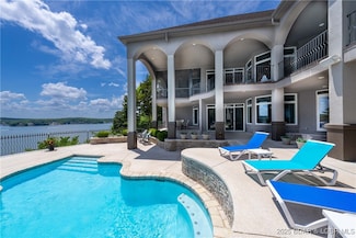 348 Cedar Crest Dr, Lake Ozark, MO 65049