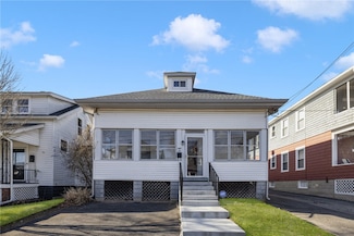 56 Peckham Ave, Providence, RI 02908
