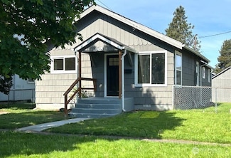 965 8th Ave, Longview, WA 98632