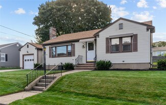 50 Burnett St, Johnston, RI 02919