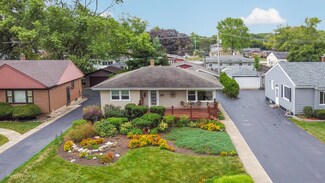 1125 Elder Rd, Homewood, IL 60430