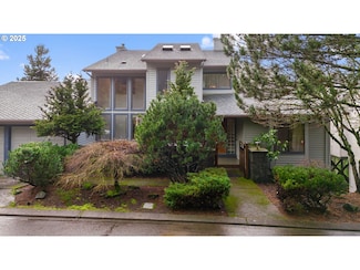15 Masaryk St, Lake Oswego, OR 97035