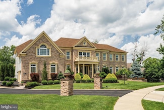 26 Oxford Dr, Warminster, PA 18974