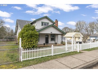 88162 7th St, Veneta, OR 97487
