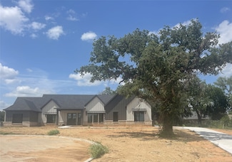 554 Helena Dr, Tolar, TX 76476