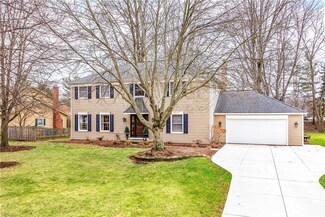 31343 Roberta Dr, Bay Village, OH 44140