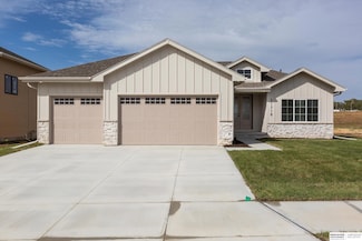 21718 Parkview Dr, Gretna, NE 68028