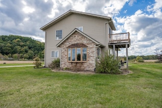 N3173 Duffy Rd, Mauston, WI 53948