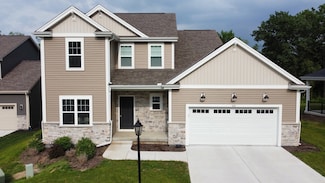 310 Paradise Ct, Hartland, WI 53029