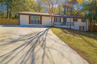 3646 Briar Dr, Lithia Springs, GA 30122