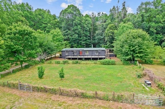 8252 Holbert Cove Rd, Saluda, NC 28773