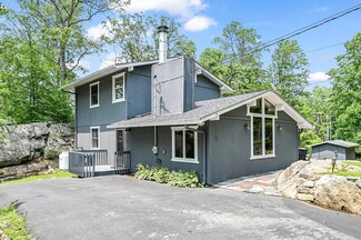 39 Cliff Rd, Greenwood Lake, NY 10925