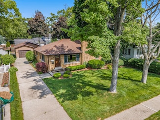 1018 Ruddiman Dr, Muskegon, MI 49445