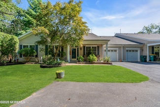 138 Greenlawns Dr, Lakewood, NJ 08701