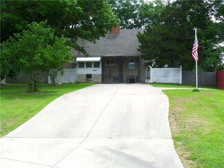 2603 S 23rd St, Leavenworth, KS 66048