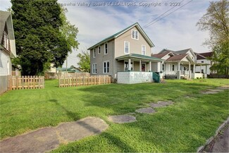 219 19th St, Dunbar, WV 25064