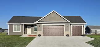 456 N Hyland St, Juneau, WI 53039