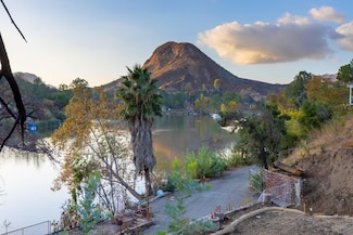 2026 Lakeshore Dr, Agoura Hills, CA 91301