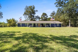 211 Graves Rd, Ellisville, MS 39437