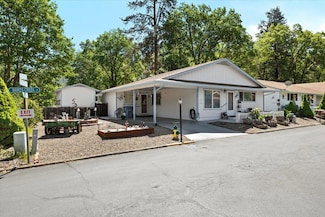 720 Brookside Cir, Rogue River, OR 97537