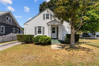 112 Oakton St, Woonsocket, RI 02895