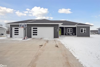 405 W Adams St, New London, IA 52645