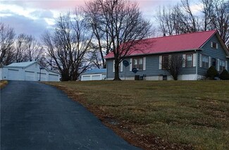 2409 Hickory Dr, Lexington, MO 64067