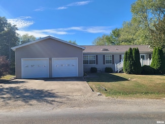 427 N Hun St, Colchester, IL 62326