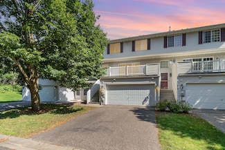 378 Gironde Ct, Woodbury, MN 55125