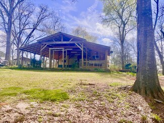 17 B St, Bay Springs, MS 39422